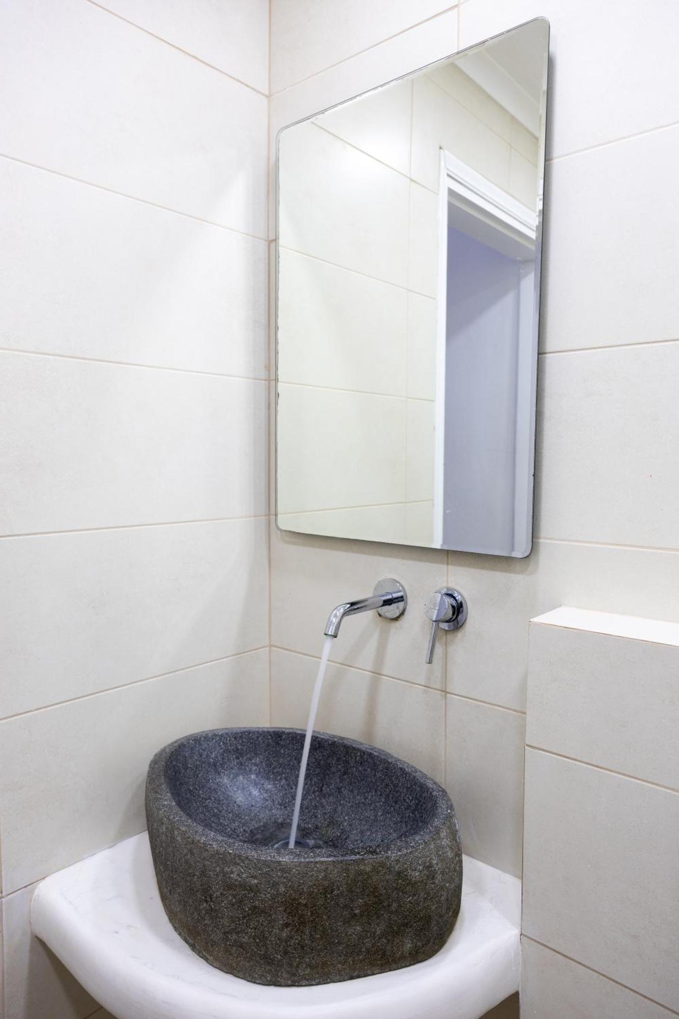 White Wave Studio 1 , 3Min Walk From Kamari Beach Bagian luar foto